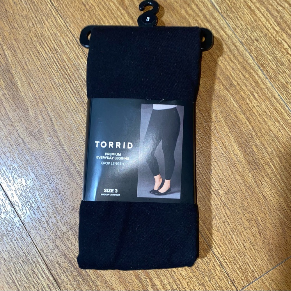 Torrid Crop Signature Waist Premium Legging 3X